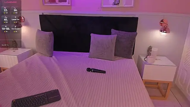 chloe watson  online show from 1, 4, 2026