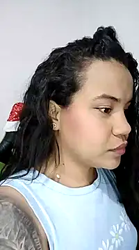 Snapshot of leila_22 chatting on 21, 12, 2024 leila 22 online show from 21, 12, 2024