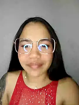 Snapshot of leila_22 chatting on 26, 12, 2024 leila 22 online show from 26, 12, 2024