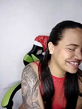 Snapshot of leila_22 chatting on 4, 1, 2025 leila 22 online show from 4, 1, 2025