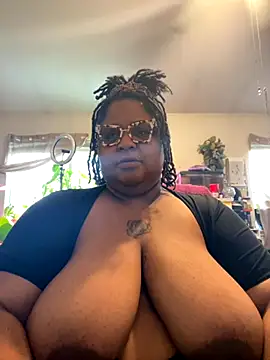 Snapshot of kweenxkarma chatting on 15, 9, 2025 kweenxkarma online show from 15, 9, 2025