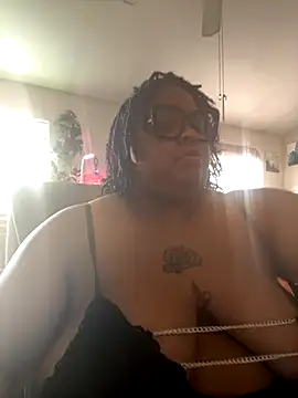 Snapshot of kweenxkarma chatting on 25, 9, 2025 kweenxkarma online show from 25, 9, 2025