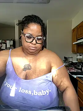 Snapshot of kweenxkarma chatting on 21, 10, 2025 kweenxkarma online show from 21, 10, 2025