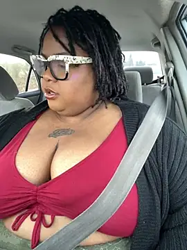 Snapshot of kweenxkarma chatting on 1, 11, 2025 kweenxkarma online show from 1, 11, 2025