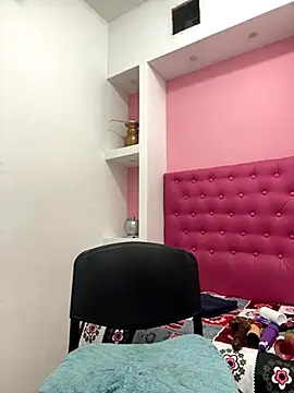 Snapshot of KatrinaQueen1 chatting on 16, 11, 2025 KatrinaQueen1 online show from 16, 11, 2025