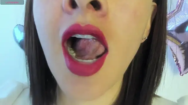 Snapshot of queen_fetish chatting on 18, 6, 2026 queen fetish online show from 18, 6, 2026