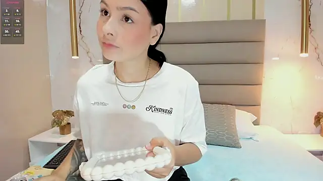 AnneDixie online show from 22, 9, 2025