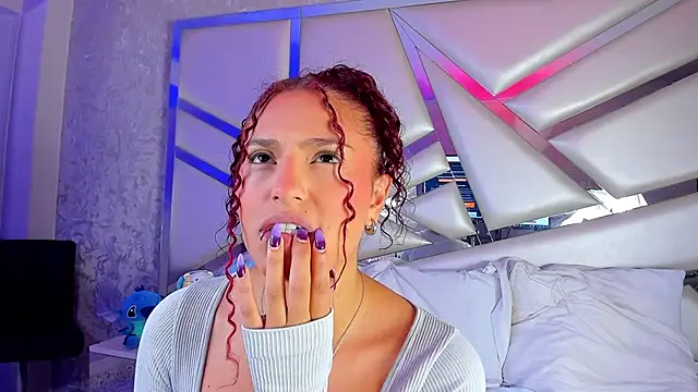 Snapshot of Miia002 chatting on 30, 10, 2025 Miia002 online show from 30, 10, 2025