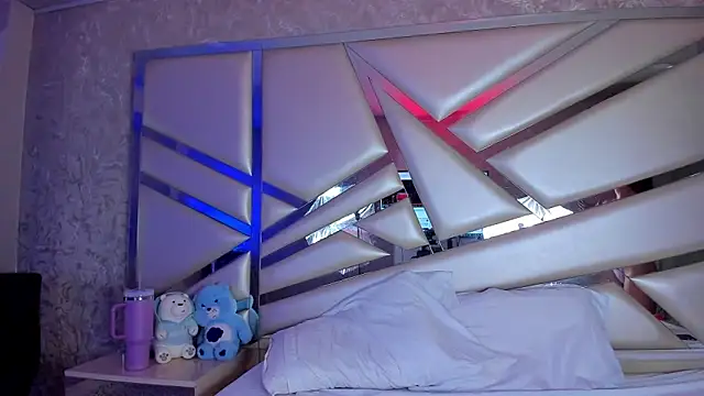 Snapshot of Miia002 chatting on 5, 11, 2025 Miia002 online show from 5, 11, 2025