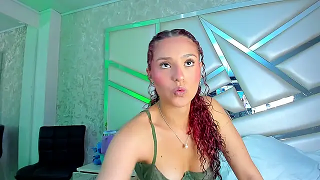 Snapshot of Miia002 chatting on 13, 11, 2025 Miia002 online show from 13, 11, 2025