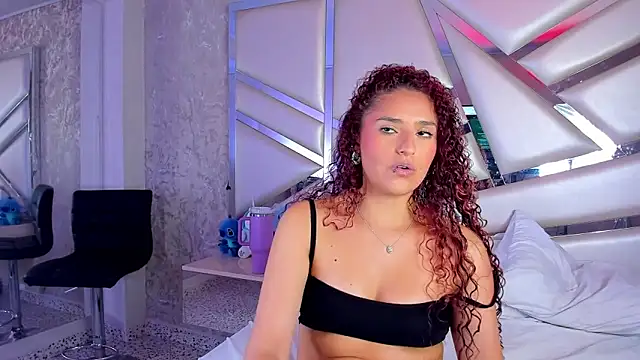 Snapshot of Miia002 chatting on 2, 12, 2025 Miia002 online show from 2, 12, 2025