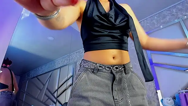 Snapshot of Miia002 chatting on 8, 1, 2026 Miia002 online show from 8, 1, 2026