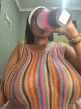 Bustygoddess32 online show from 8, 12, 2024