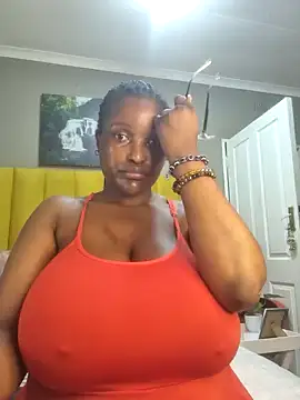 Bustygoddess32 online show from 10, 12, 2024