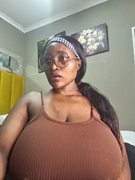 Snapshot of Bustygoddess32 chatting on 28, 2, 2025 Bustygoddess32 online show from 28, 2, 2025