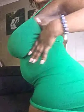 Snapshot of Bustygoddess32 chatting on 15, 3, 2025 Bustygoddess32 online show from 15, 3, 2025