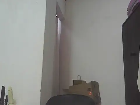 Snapshot of Sexxybella27 chatting on 17, 10, 2025 Sexxybella27 online show from 17, 10, 2025