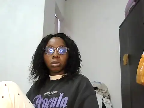 Snapshot of Sexxybella27 chatting on 7, 11, 2025 Sexxybella27 online show from 7, 11, 2025