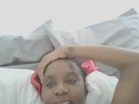 Snapshot of Sexxybella27 chatting on 8, 11, 2025 Sexxybella27 online show from 8, 11, 2025