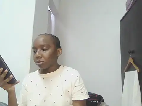 Snapshot of Sexxybella27 chatting on 10, 11, 2025 Sexxybella27 online show from 10, 11, 2025