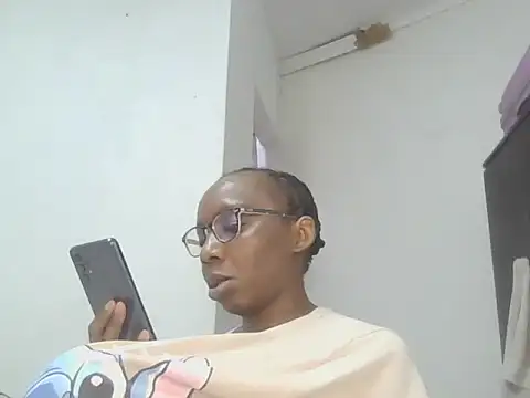 Snapshot of Sexxybella27 chatting on 12, 11, 2025 Sexxybella27 online show from 12, 11, 2025