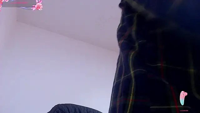 Snapshot of Hannaaaa__ chatting on 15, 12, 2024 Hannaaaa online show from 15, 12, 2024