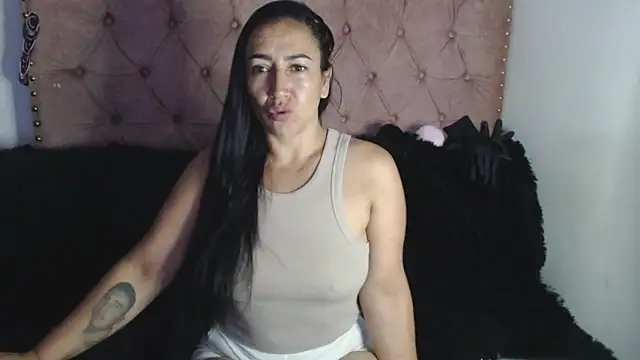 Snapshot of missbella1 chatting on 17, 4, 2026 missbella1 online show from 17, 4, 2026