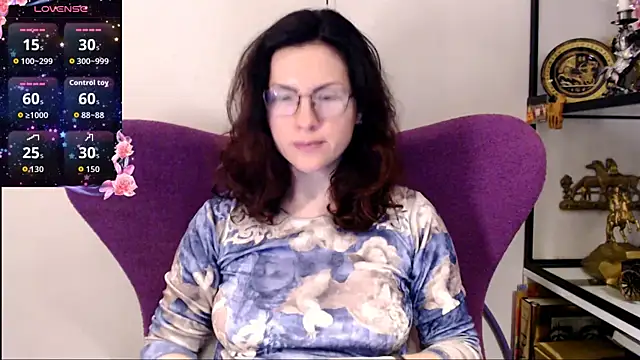Snapshot of vaders_daughter chatting on 19, 5, 2026 vaders daughter online show from 19, 5, 2026