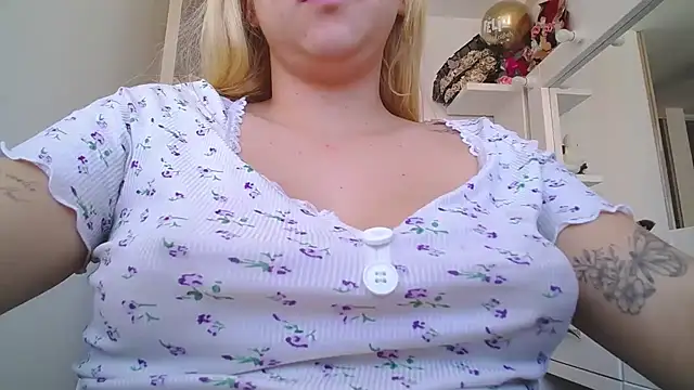 Snapshot of Barbie_girl_69 chatting on 27, 2, 2026 Barbie girl 69 online show from 27, 2, 2026