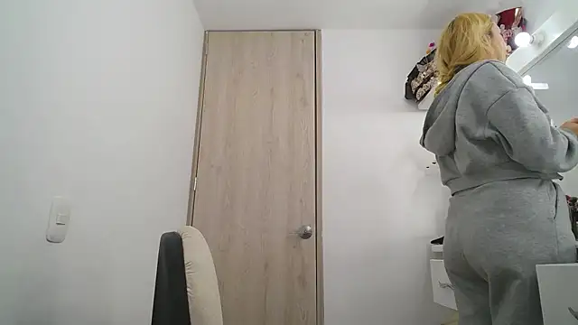 Snapshot of Barbie_girl_69 chatting on 13, 4, 2026 Barbie girl 69 online show from 13, 4, 2026