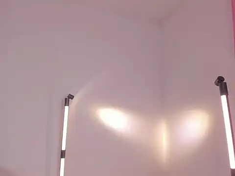 Snapshot of ema_boobs_ chatting on 28, 10, 2025 ema boobs online show from 28, 10, 2025