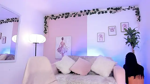 Kim ev online show from 4, 12, 2024