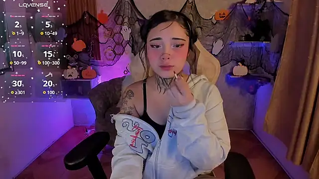 Snapshot of mia_catt05 chatting on 26, 10, 2025 mia catt05 online show from 26, 10, 2025