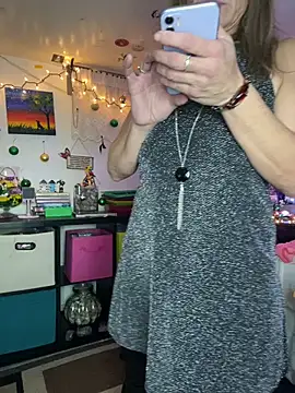 TrenaAnne online show from 31, 12, 2024