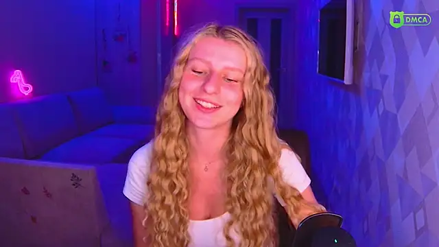 Snapshot of AmaliaQueen chatting on 4, 10, 2025 AmaliaQueen online show from 4, 10, 2025