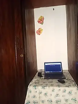 Snapshot of The-Peach-Flexer chatting on 28, 10, 2025 The-Peach-Flexer online show from 28, 10, 2025