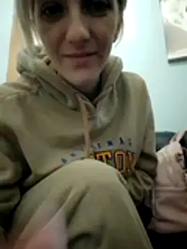 Snapshot of RileyLanna chatting on 13, 11, 2025 RileyLanna online show from 13, 11, 2025