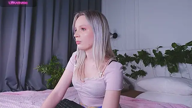 Beatrica Klein online show from 7, 3, 2025