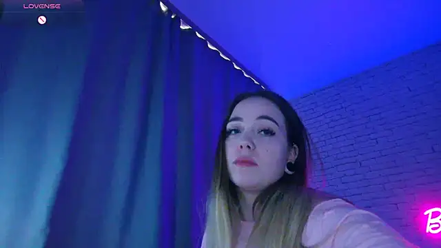 -Stacyy- online show from 9, 4, 2026