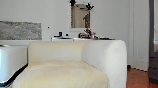 anisialuna  online show from 1, 4, 2026