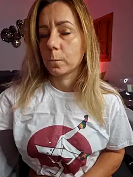 Snapshot of angela_88 chatting on 23, 11, 2025 angela 88 online show from 23, 11, 2025