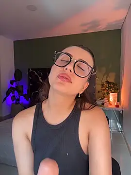 EmaSaenz online show from 11, 3, 2026