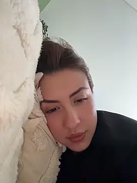 EmaSaenz online show from 5, 6, 2026