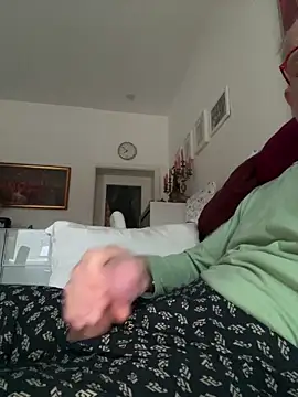 Snapshot of Frank22xx chatting on 16, 10, 2025 Frank22xx online show from 16, 10, 2025