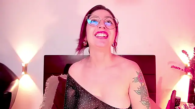 Emilywatsonn online show from 24, 12, 2024