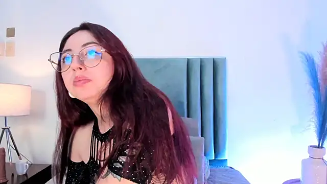 Emilywatsonn online show from 9, 2, 2025