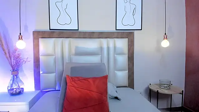 Emilywatsonn online show from 8, 6, 2026