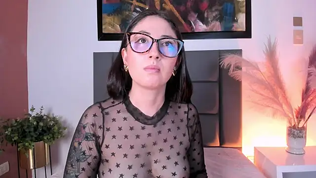 Emilywatsonn online show from 18, 6, 2026