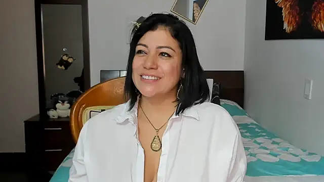 Snapshot of EmilyPeytonn chatting on 8, 2, 2025 EmilyPeytonn online show from 8, 2, 2025