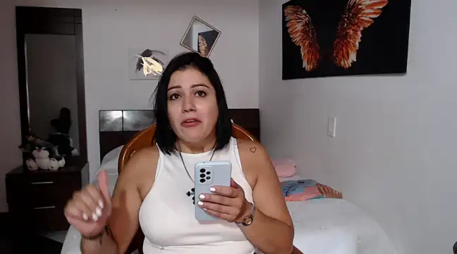 Snapshot of EmilyPeytonn chatting on 3, 3, 2025 EmilyPeytonn online show from 3, 3, 2025